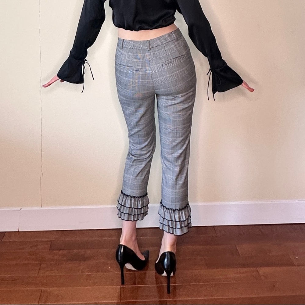 Club Monaco Gray Cropped Pants with Ruffle Hem- Size 4 Party Friday